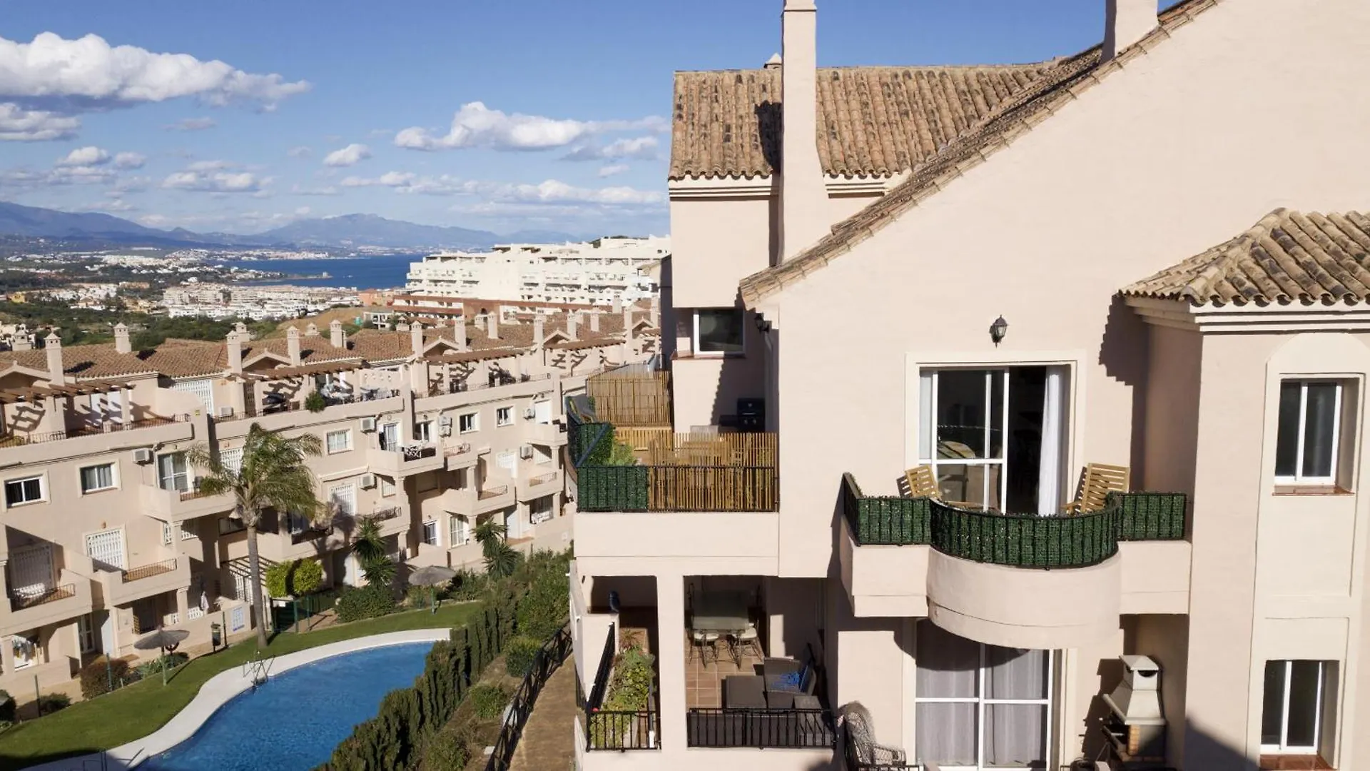 Luxurious 3 Bedroom Penthouse - Duquesa Fairways Манилва 0*,