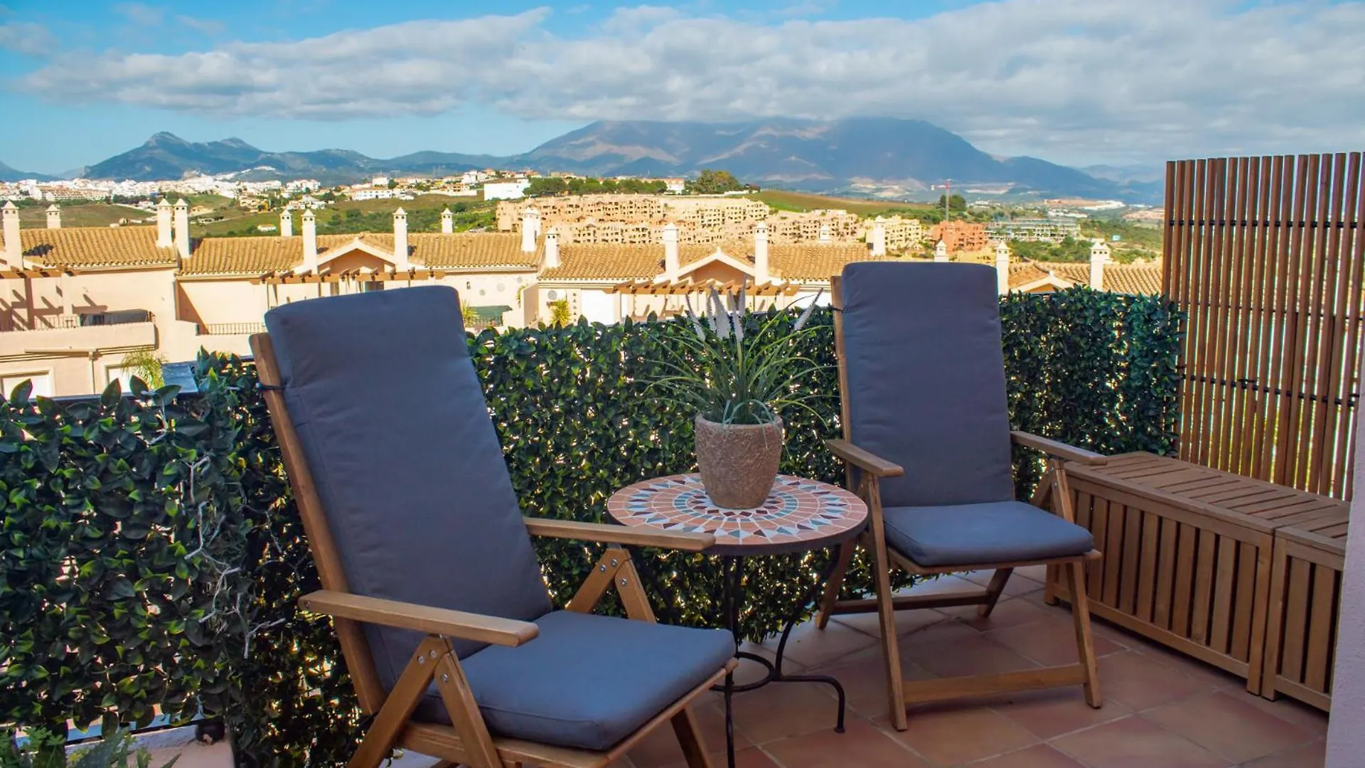 Luxurious 3 Bedroom Penthouse - Duquesa Fairways Манилва Апартаменты